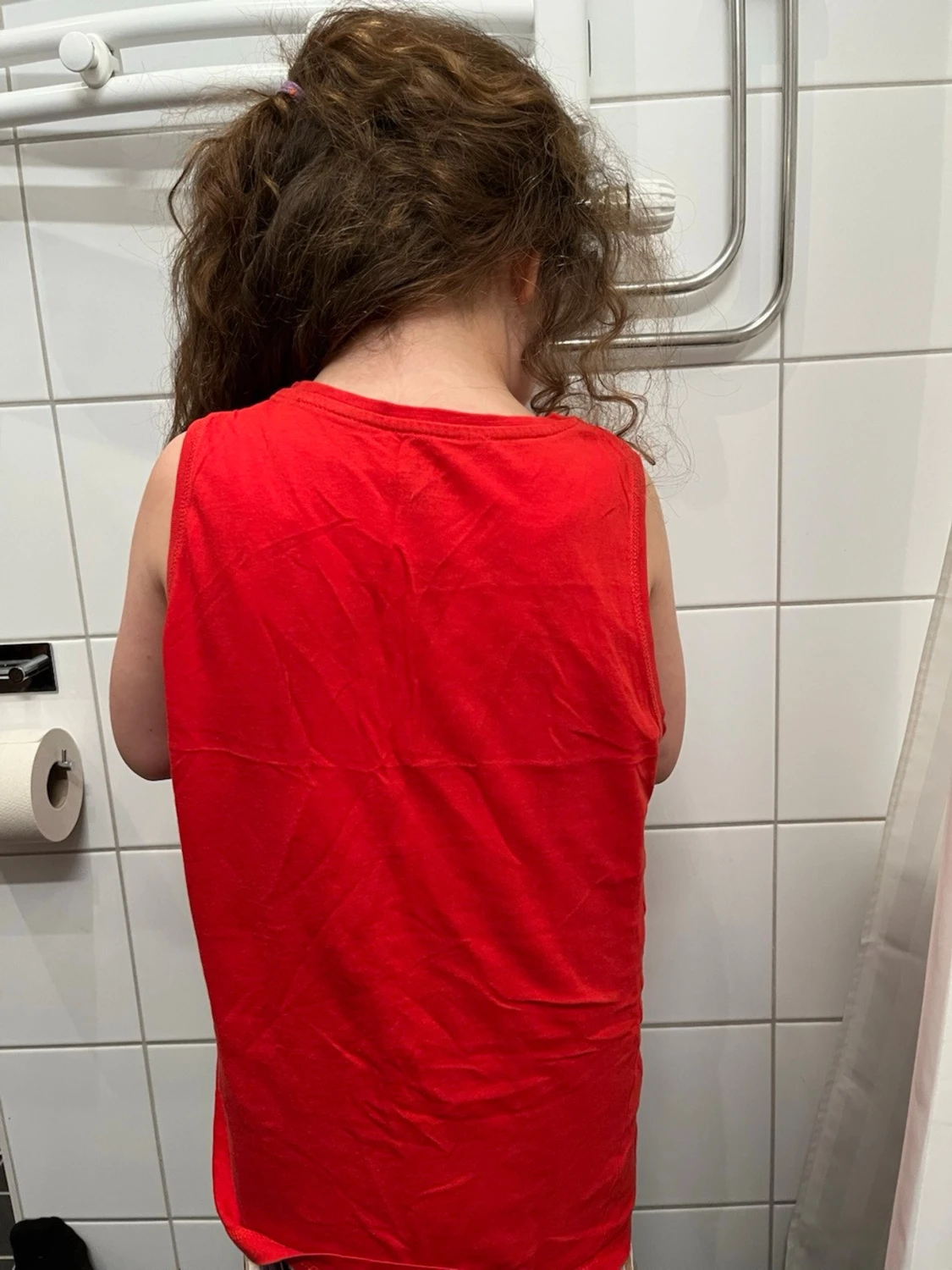 Röd ärmlös linnetopp med tryck - 1