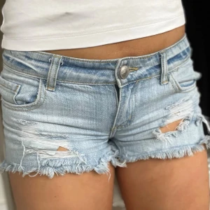 A20 Superlågmidjade jeansshorts - Tally weijl jeansshorts midja ca 39 rakt över