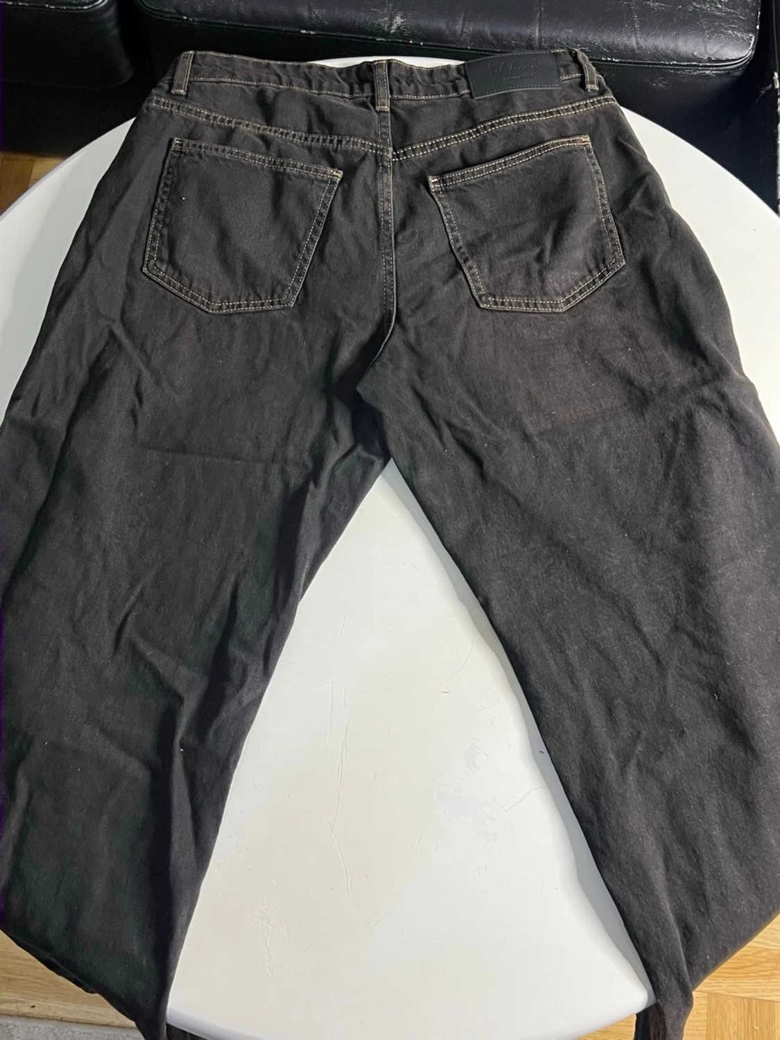 Svarta jeans från MONKI - 1