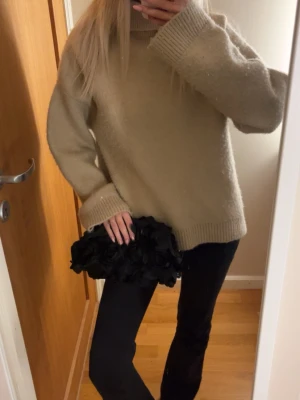 Stickad polo tröja beige - Fin stickad polo tröja💕