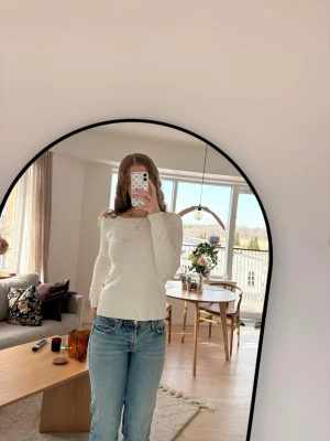 Vit tröja med båtkrage - Jätte fin stickad vit tröja med båtkrage i 96% bomull den är perfekt till våren💗storlek M från Marvin&friends