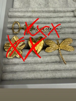 Ringar - Snygga guldringar och 2 par örhängen!! 39kr/st för både örhängena och ringarna