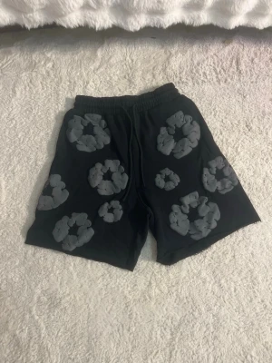 Denim Tears Shorts - Snygga denim Tears short i topp skick och helt felfria.