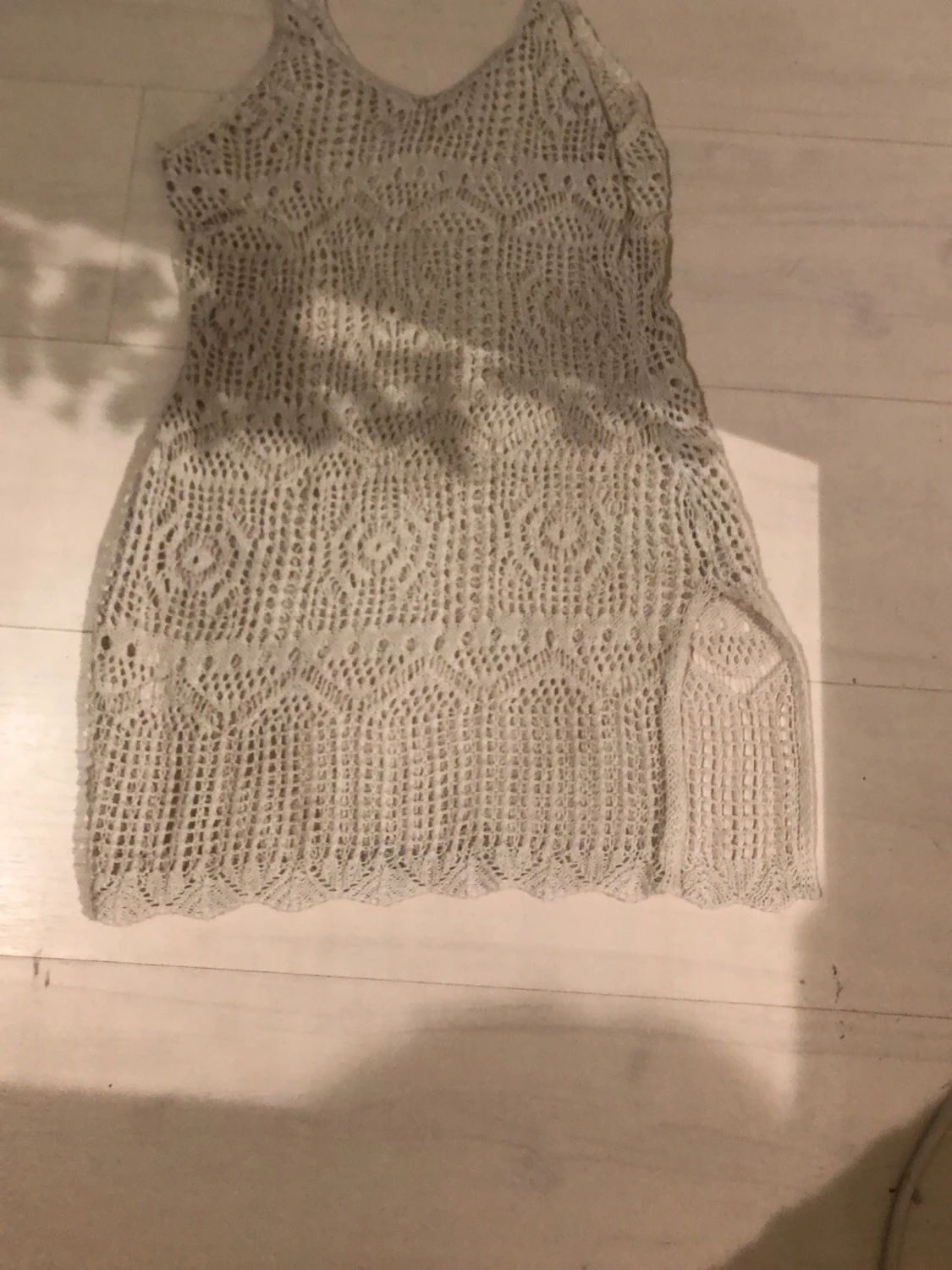 Beige virkad strandklänning