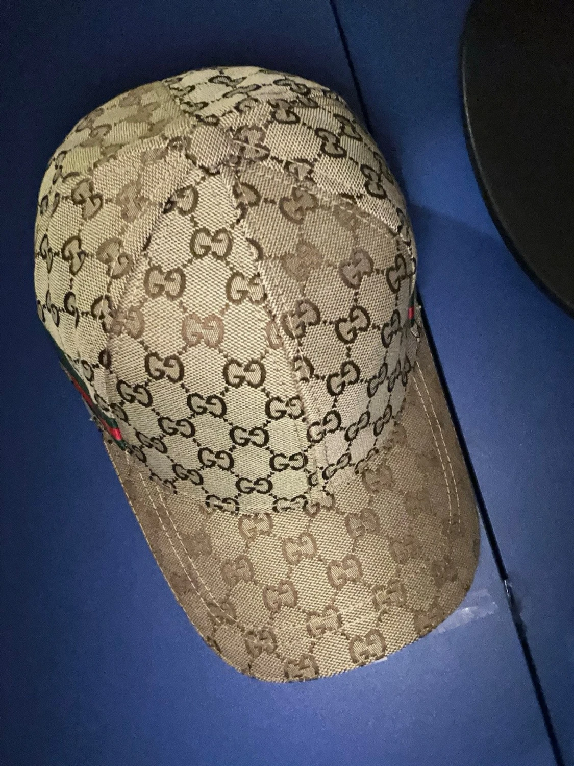 Beige keps från Gucci med GG-mönster - 1