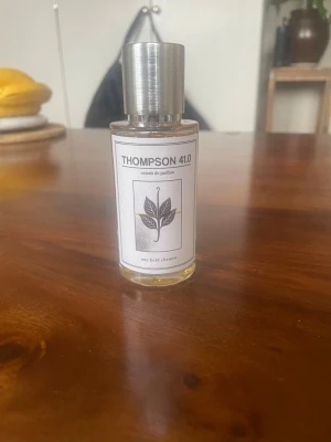 Thompson 41.0  - Nyligen inköpt. Fin doft. Liknar tf tobacco vanille