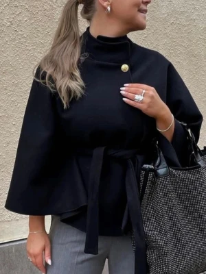 Kappa - Säljer denna poncho kappa från missäy 