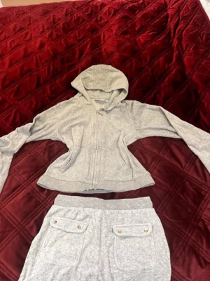 Juicy set - Mycket bra skick ej använd så många gånger 