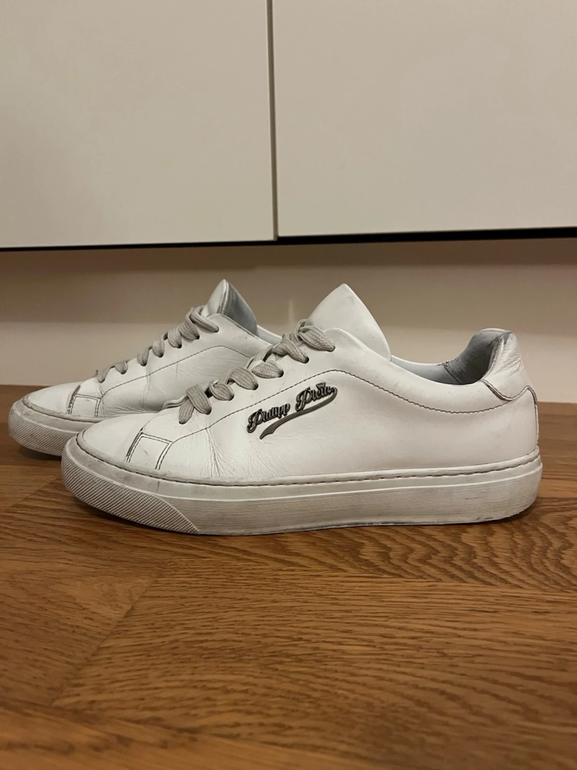 Vita Philipp Plein sneakers i läder - 1