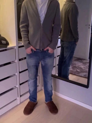 Diesel - Blå jeans | Diesel | storlek W33 L32 | nypris: 2000kr | tveka inte att höra av er vid eventuella frågor.