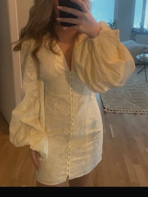 Adoore klänning - Ny med lappar, helt slutsåld 💛