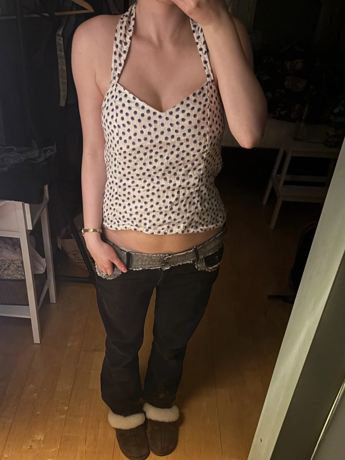 Prickig halterneck topp med rosett