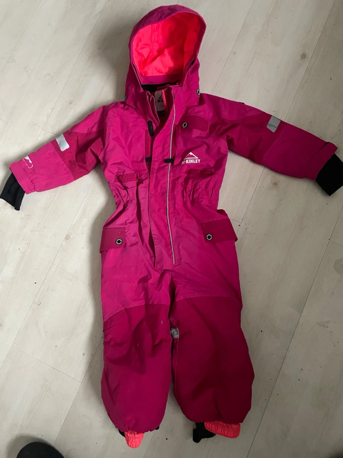 Mörkrosa täck overall  från McKinley