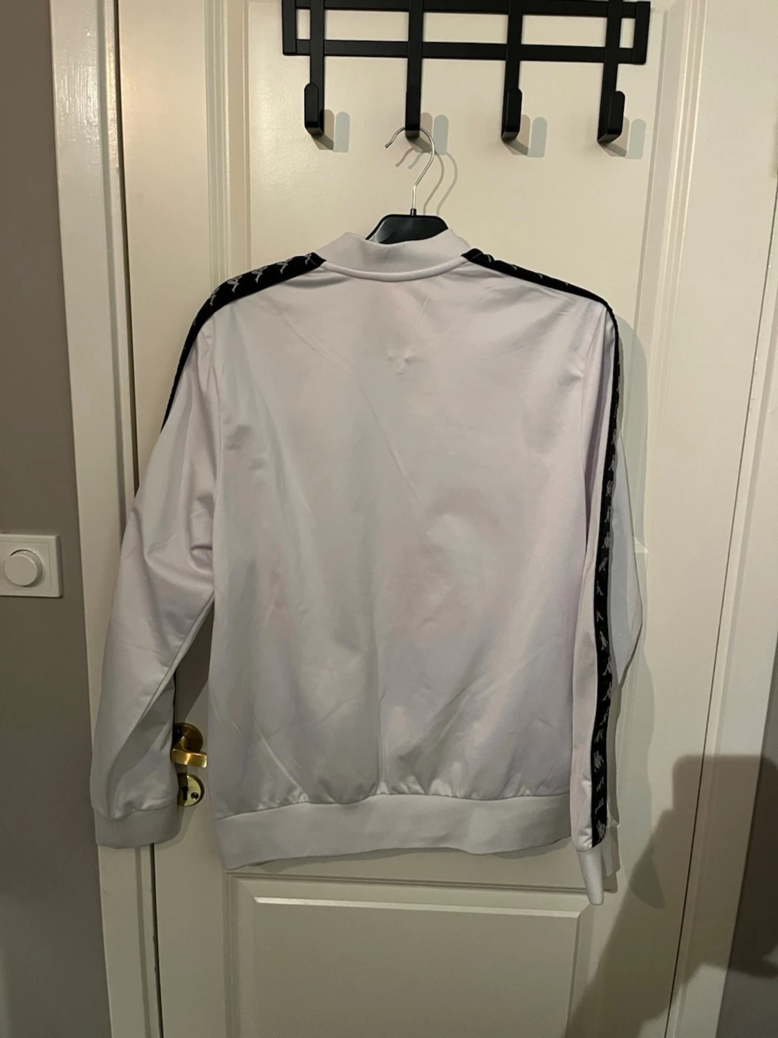 Vit Kappa track tröja med svarta detaljer - 2