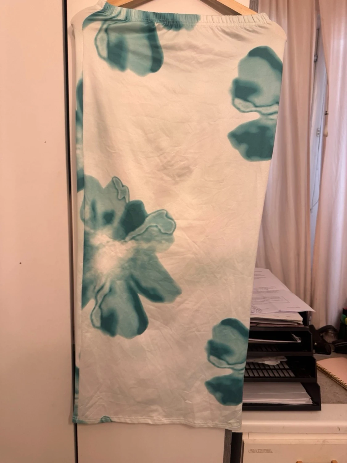 Vit och turkos linnetopp med knyt med matchade kjol - 3