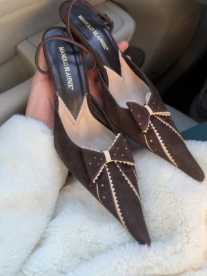 Manolo Blahnik  - Storlek 38 . Jättefint skick 