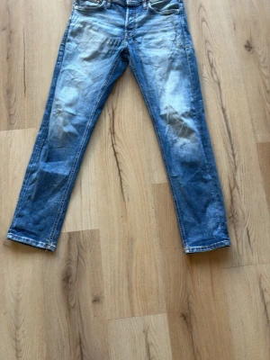Jack and Jones raka jeans - Raka jeans från Jack and Jones nypris 699 använda 4 gånger tvättad 1 gång