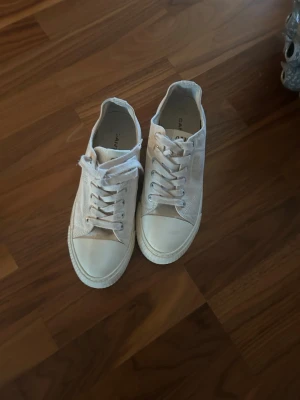 Gant sneakers  - Använda endast en gång, helt nya. Storlek 39 Cream färgade 