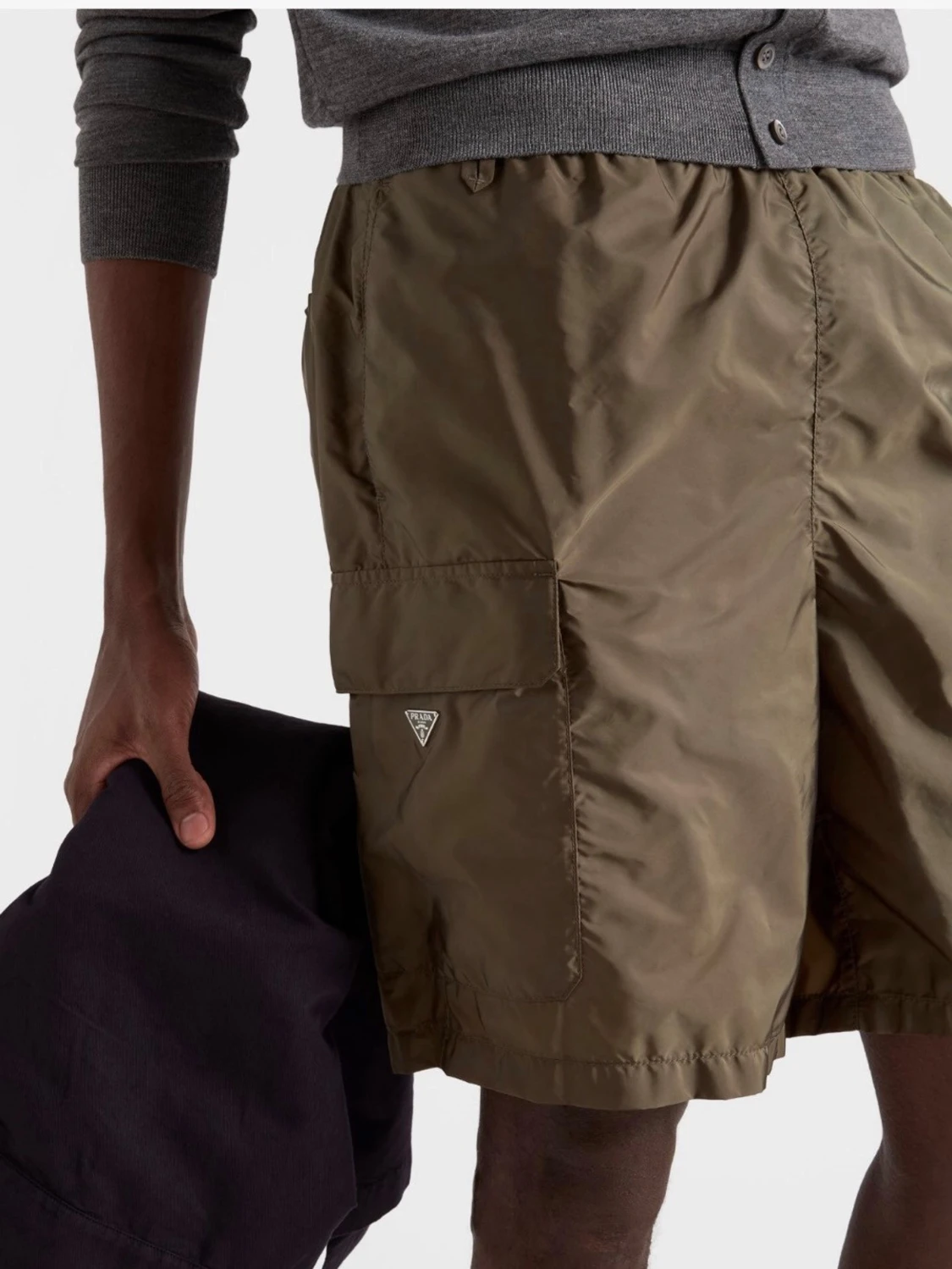 Olivgröna badshorts från Prada