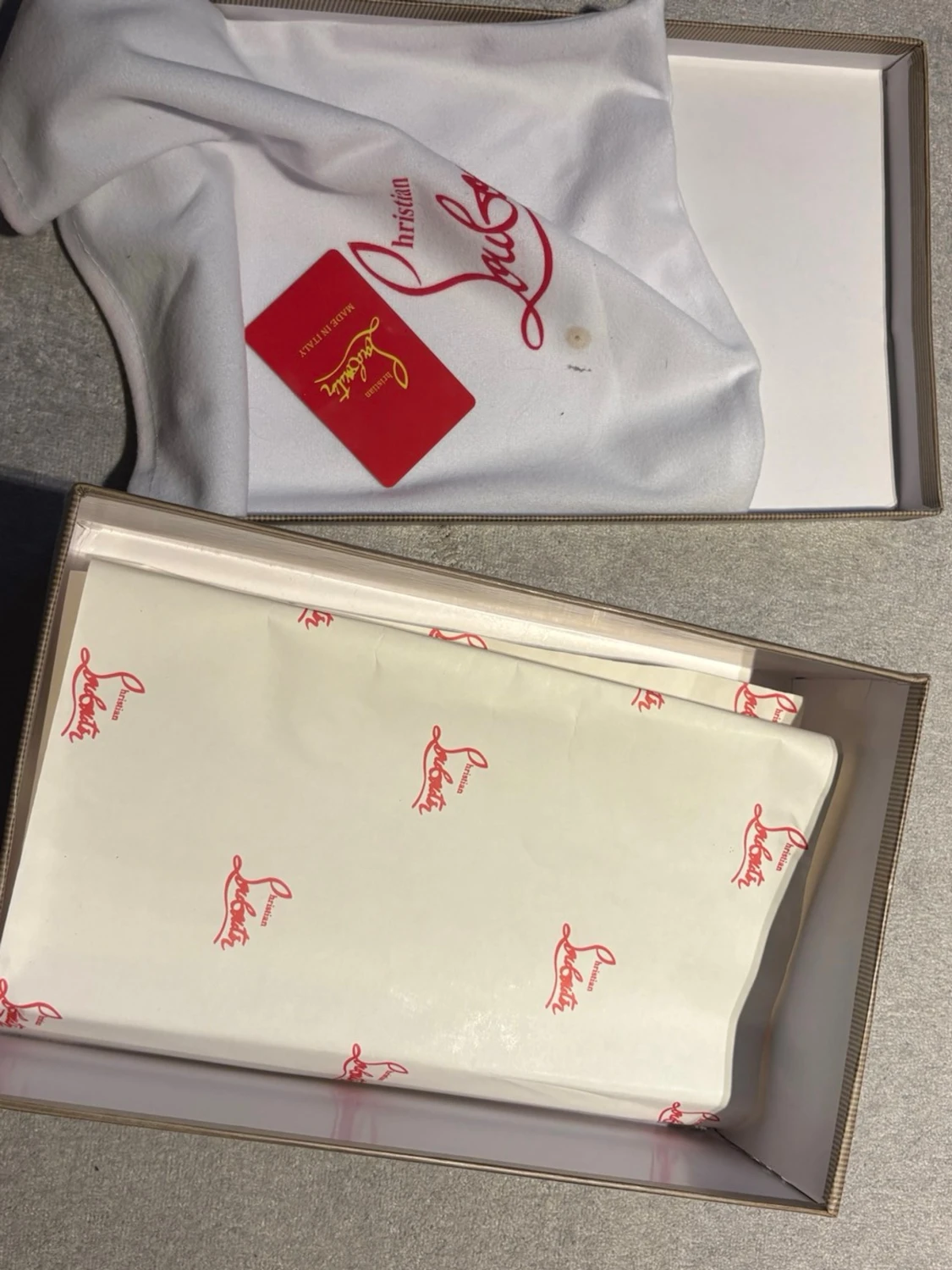 Grå Christian Louboutin