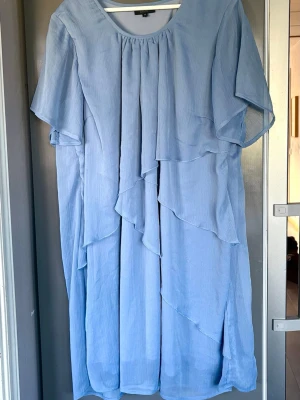 Chiffongklänning plus size - Så fin klänning från Zhenzi strl M (46/48) 
