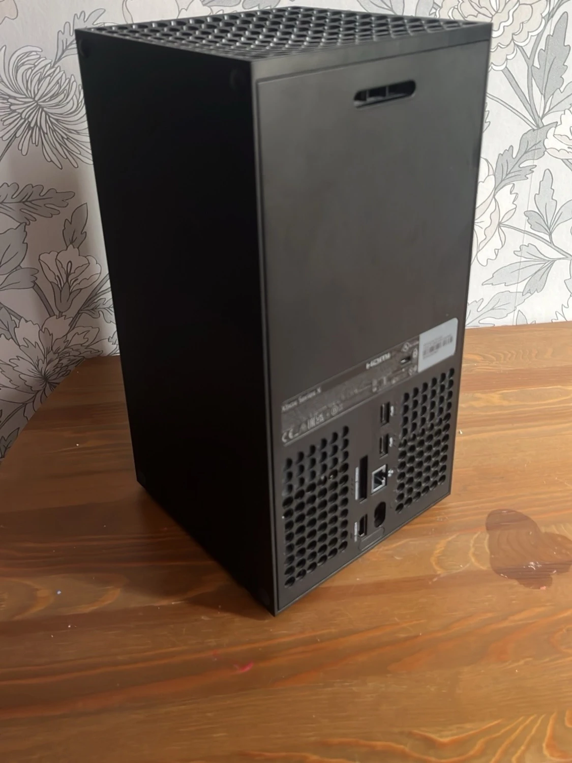 Xbox Series X med vit handkontroll - 2