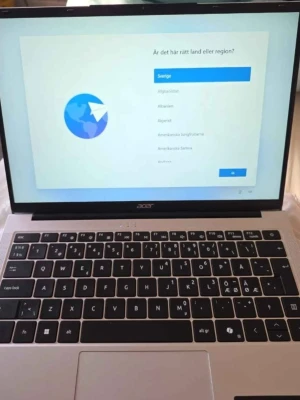 Acer Aspire Lite 14 bärbar dator - Säljer en mycket smidig och stilren laptop – Acer Aspire Lite 14” – i nyskick. Perfekt för studier, arbete och vardagligt användande.   Ingår  Originalkartong  Laddare och samtliga tillbehör  Kvitto  Garanti  ?? Specifikationer  Modell: Acer Aspire Lite AL14-32P-C0HG  Skärm: 14” WUXGA IPS (1920 x 1200, 16:10)  Uppdateringsfrekvens: 60 Hz  Ljusstyrka: ca 250 nits  Processor: Intel® N150 (4 kärnor / 4 trådar, upp till 3,6 GHz)  Grafik: Intel® Graphics  RAM: 4 GB LPDDR5  Lagring: 128 GB PCIe NVMe S