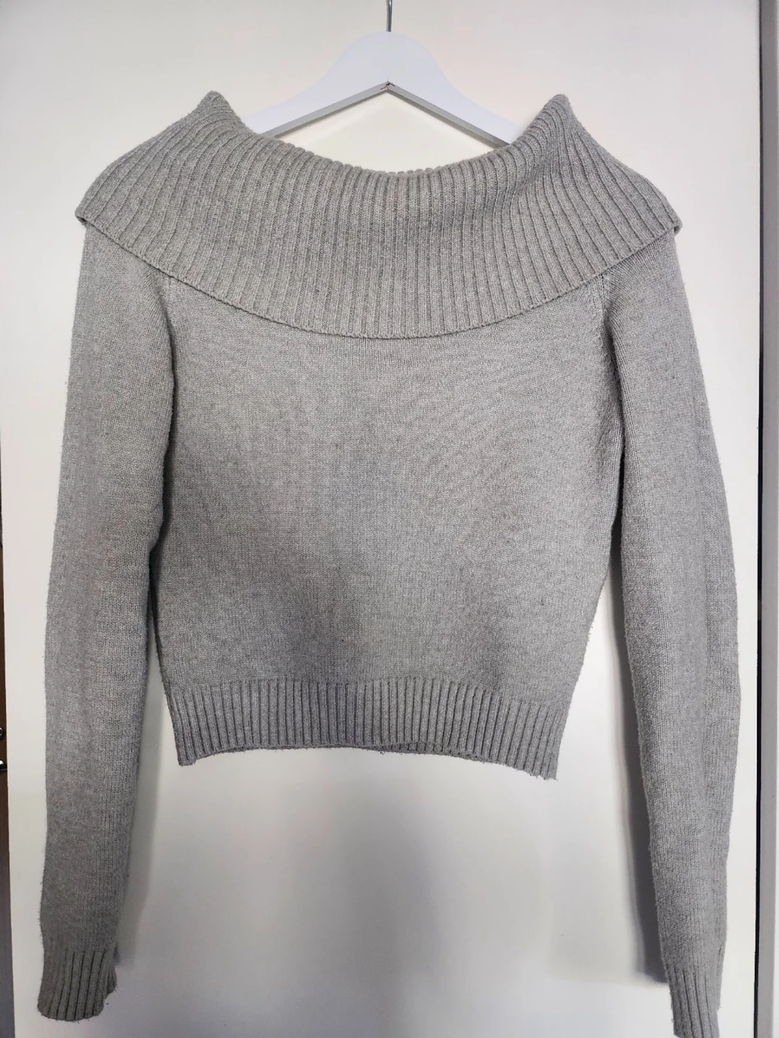 Off Shoulder stickad tröja - 1