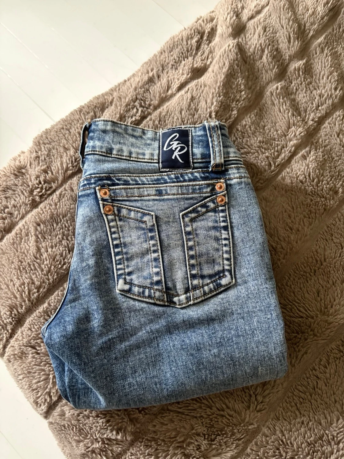 Ljusblå bootcut jeans från GR - 1
