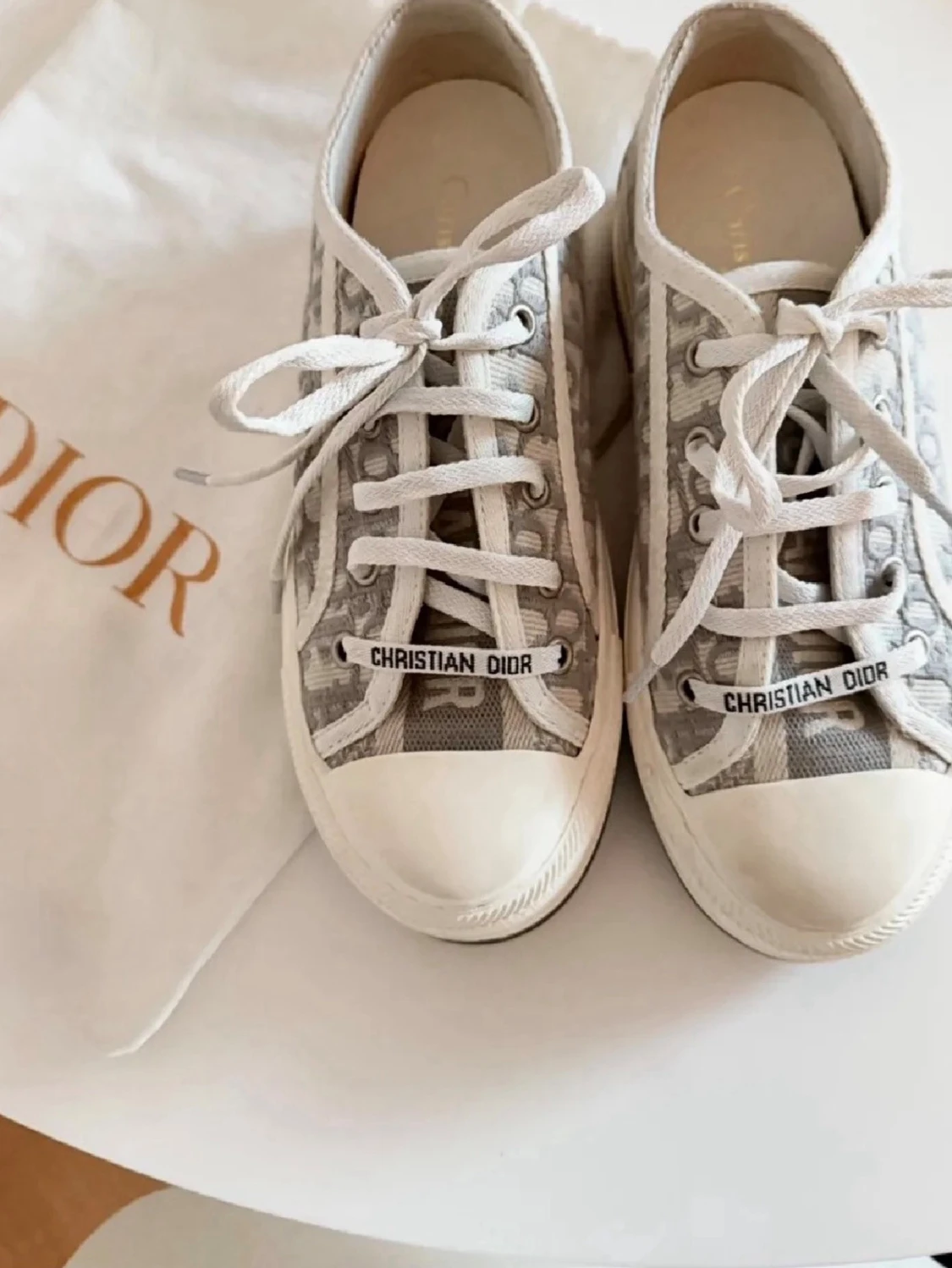 Märkes sneakers 