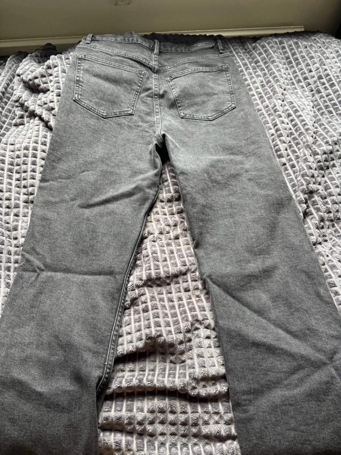 Mörk Gråa raka jeans med fem fickor - 1