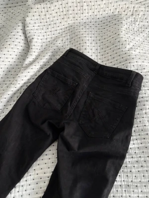 Low Waist Jeans - Legs shortened. Leg length 76 cm