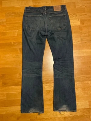 Levis bootcut 527 - Ett par levis som tyvärr inte passar mig längre W34 L34