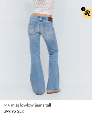 Low waist tall jeans  - Ett par jätte snygga lågmidjade bootcut från Gina Young 14+ i tall. Helt nya har aldrig använt så det var fel storlek för mig. Nytt pris för dem kostar 400.