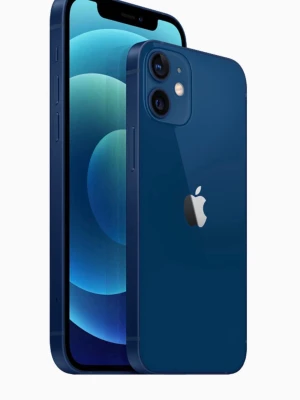 Blå Apple iPhone med dubbla kameror - Snygg blå iPhone med stilren design och platt ram. Telefonen har dubbla kameror på baksidan och en stor skärm med tunna kanter. Baksidan är i glas och ramen i metall, vilket ger en modern känsla. Perfekt för dig som gillar Apple och vill ha en mobil som sticker ut. ! Baksidan är lite spräckt men fungerar perfekt och inga repor elr liknande på glaset endast baksidan som är lite spräckt. Kamerorna fungerar perfekt! 