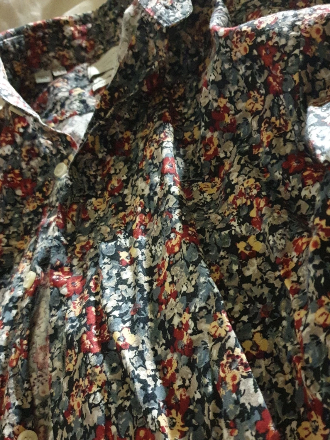 Blommig skjorta med knappar - 1