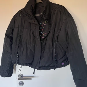 Vändbar vinterjacka  - Vändbar vinterjacka  Aldrig använt  Storlek S