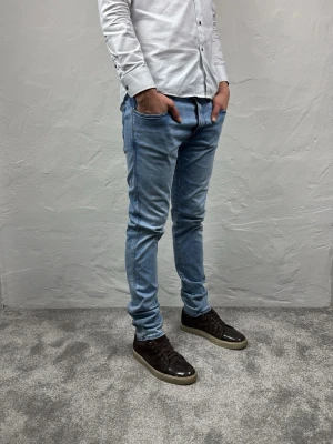 Replay jeans  - Ett par riktigt snygga jeans från Replay i storlek W36 L34 i modellen Anbbas Hyperflex 