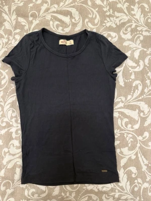 Black top from Hollister - Size S