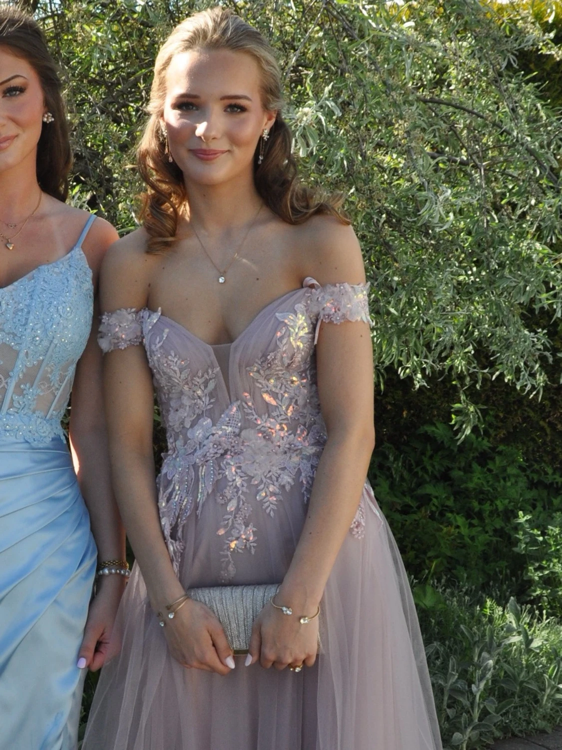 Ljuslila offshoulder långklänning/ Balklänning 