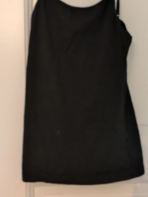 Svart linne - Svart linne från h&m.