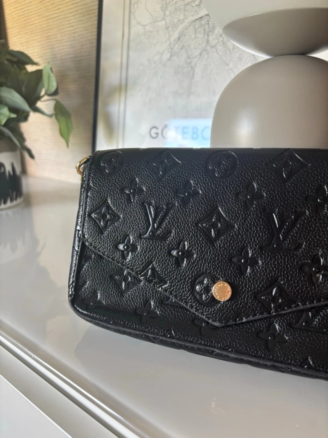 Svart monogram handväska  - 2