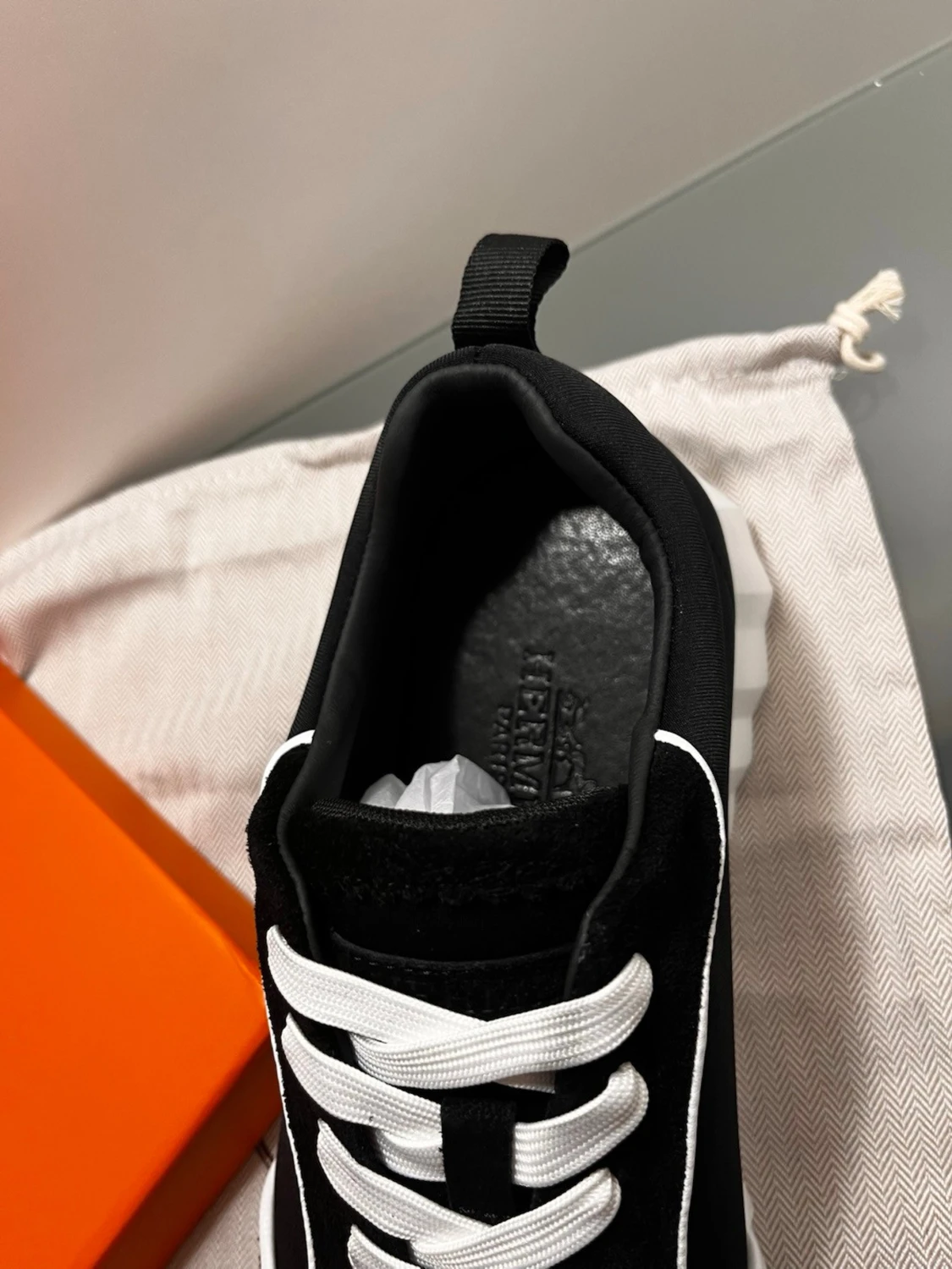 Svarta  sneakers med vit sula - 3