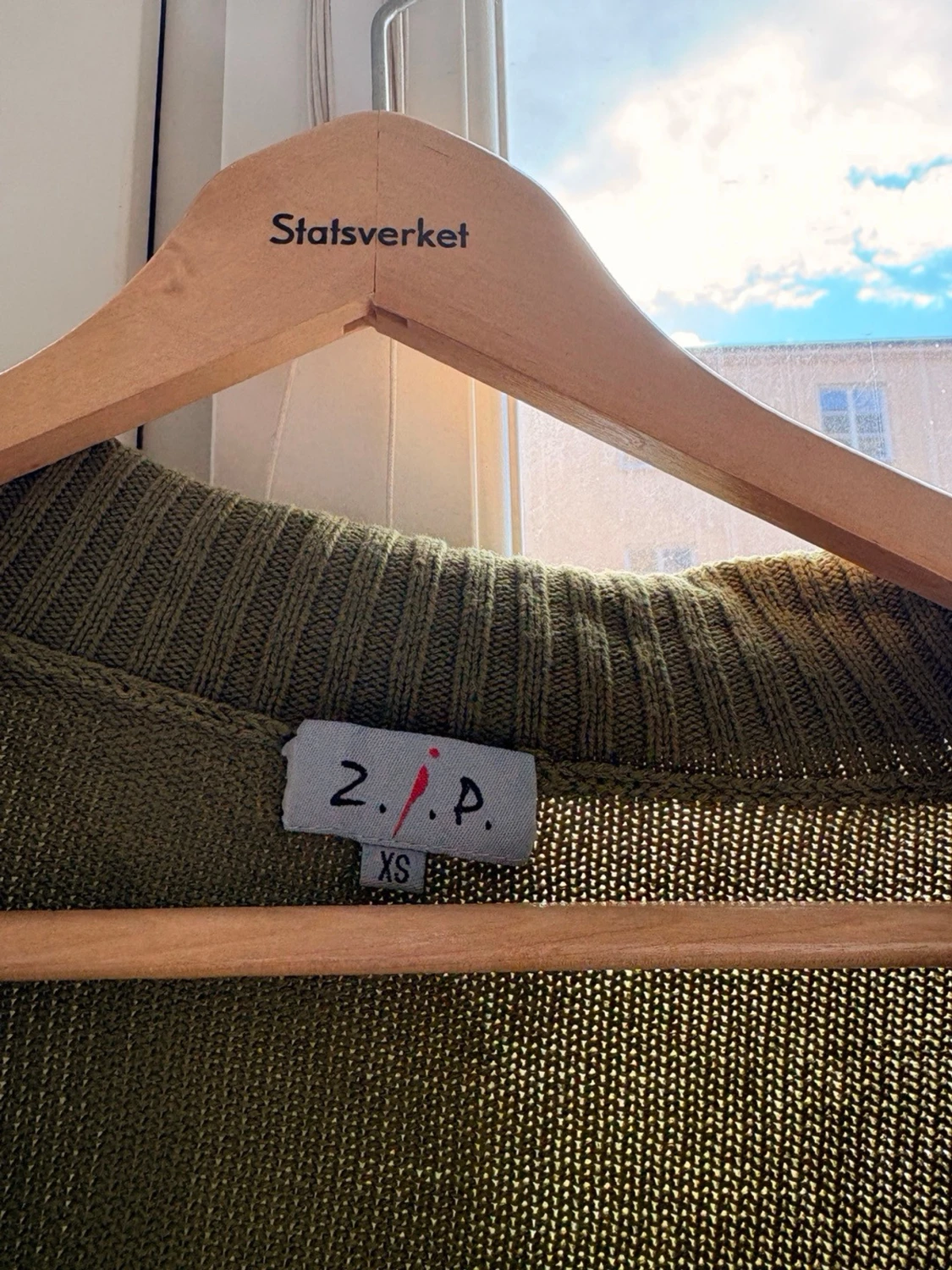 Olivgrön kofta från Z.I.P. XS - 1
