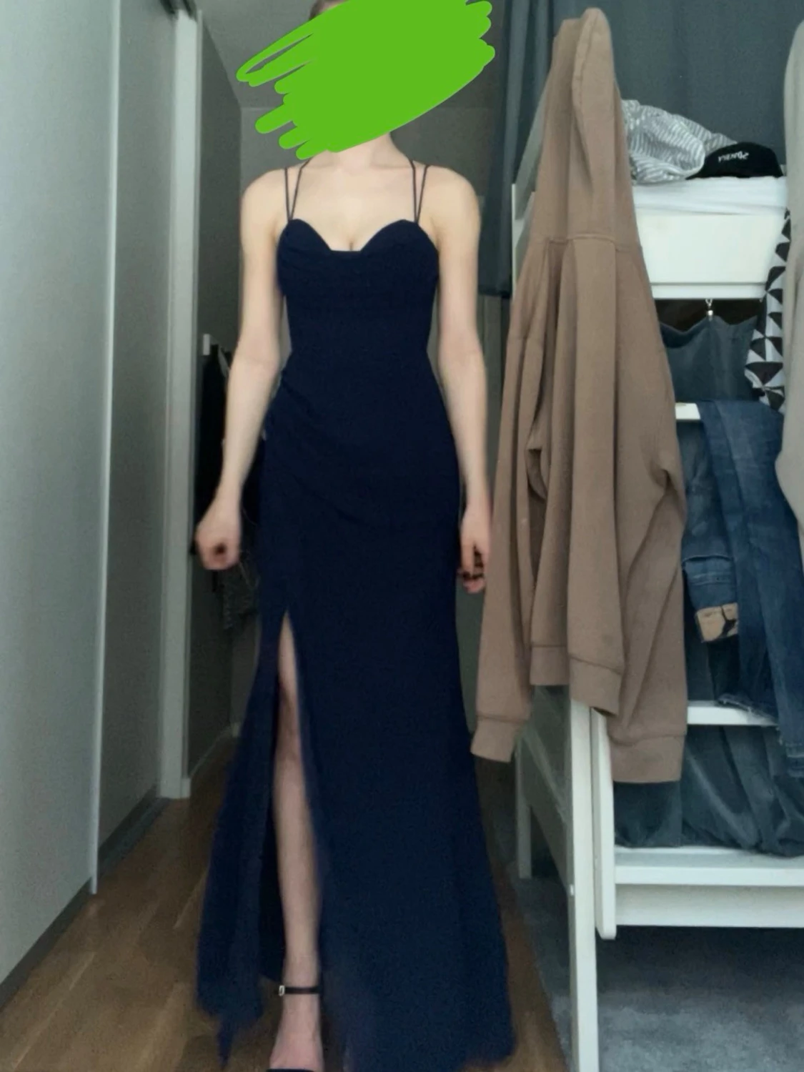 Marinblå långklänning med slits - 2
