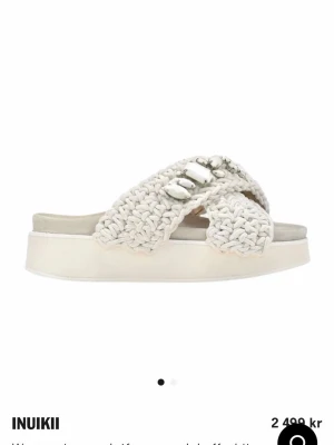 Inuikii sandaler - Säljer dessa snygga sandaler från inuikii, modellen är i plattform så högre sula💕 nyskick upptill, men en aning synligt slitage i sulan.  Strl 38. Köptes för 2500 förra sommaren och används kanske 3 gånger. Säljer för 1200kr men priset kan till en viss del diskuteras vid en snabb affär!🩷🩷