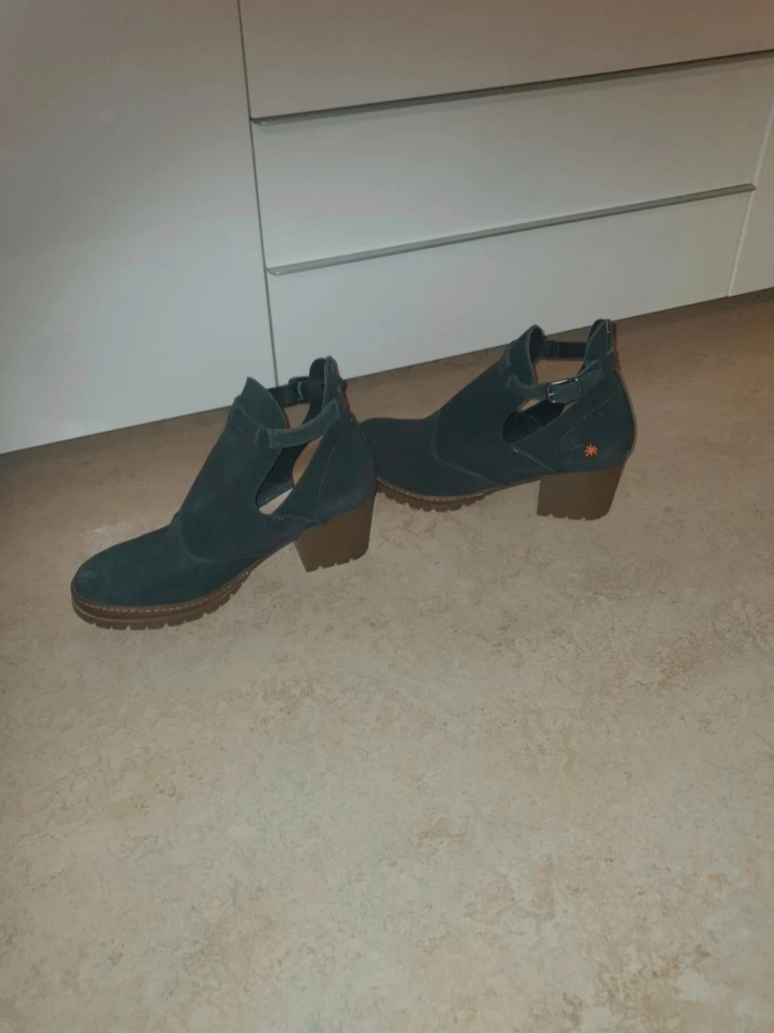 Mörkblåa stövletter från Art - 4