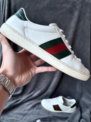 Gucci ace skor - Orginalstorlek 7~42, fråga om innermått vid osäkerhet