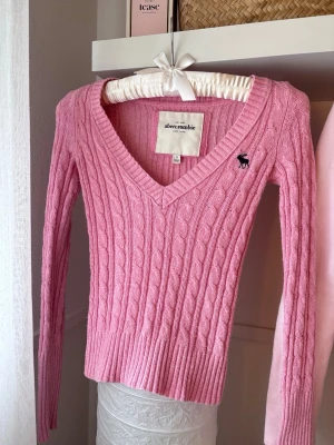 Abecrombie tröja - Tröja frpn abscerombie i stl S, passar som en XS. Den är i bra skick för att vara vintage 