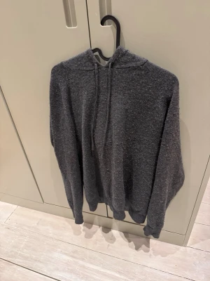 Tiger of sweden merino hoodie - 100% Merino hoodie från tiger of sweden, bra skick, storlek S